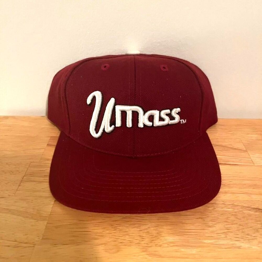 NEW UMASS Minutemen Top Of The World Snapback Hat NWOT 90's Sports Specialties